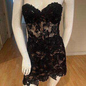 SHERRI HILL STRAPLESS CORSET EMBROIDERED LACE DRESS SIZE 0